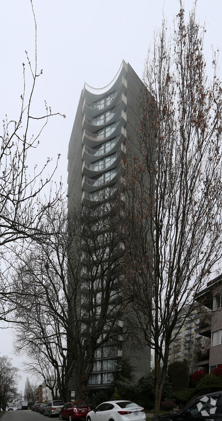 Building Photo - Beach Towers