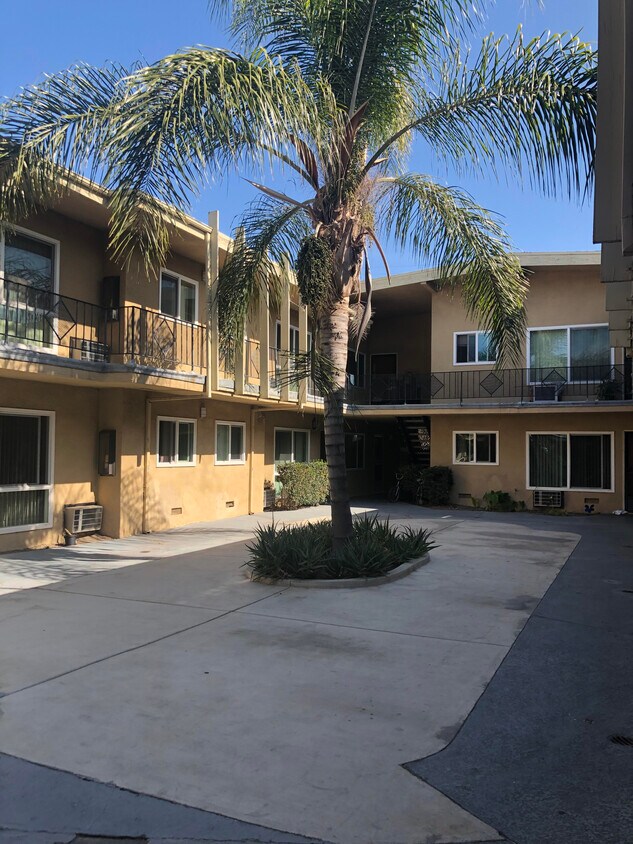 Primary Photo - 1027 S Atlantic Blvd