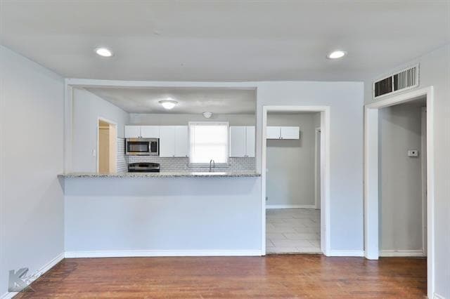 Building Photo - 934 S Pioneer Dr