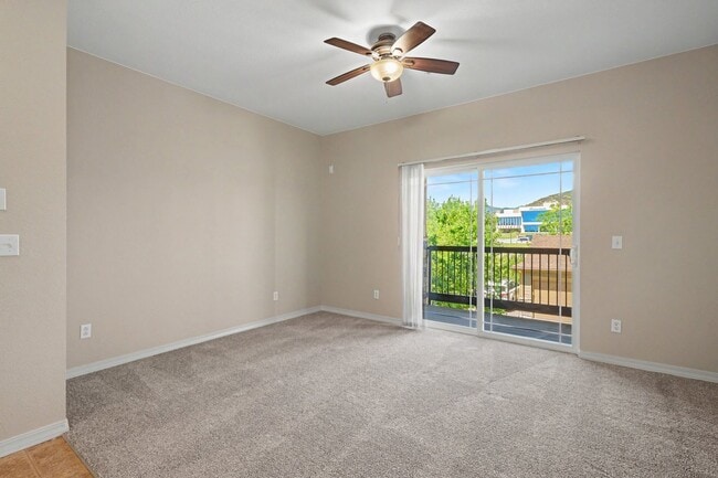 Building Photo - Beautifully Updated 2 Bed / 2 Bath Condo with Garage in Chatfield Bluffs
