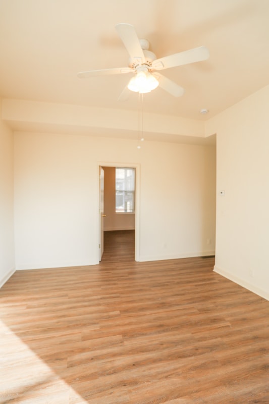 Building Photo - 747 Damen