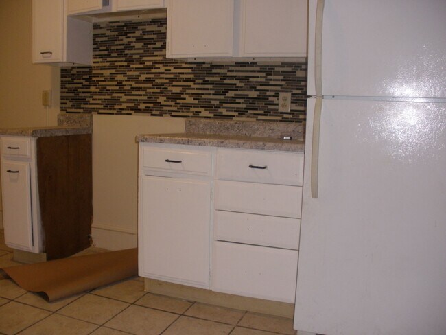 Building Photo - 1221 Robeson St