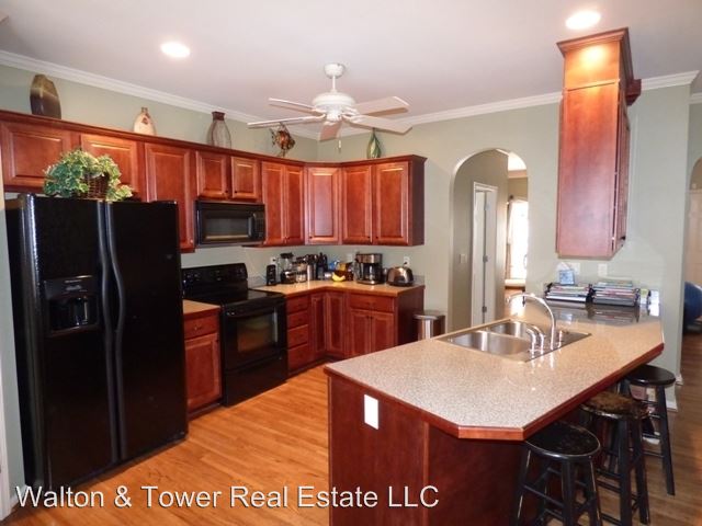 Building Photo - 2539 Oakleaf Cir
