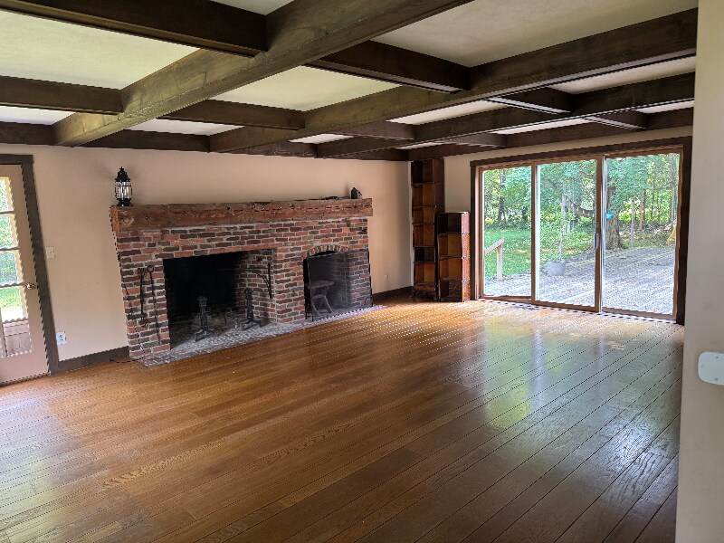 Primary Photo - 6891 Woodchuck Hill Rd