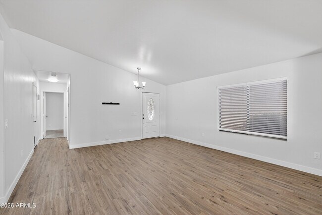 Building Photo - 1365 E Betsy Ln