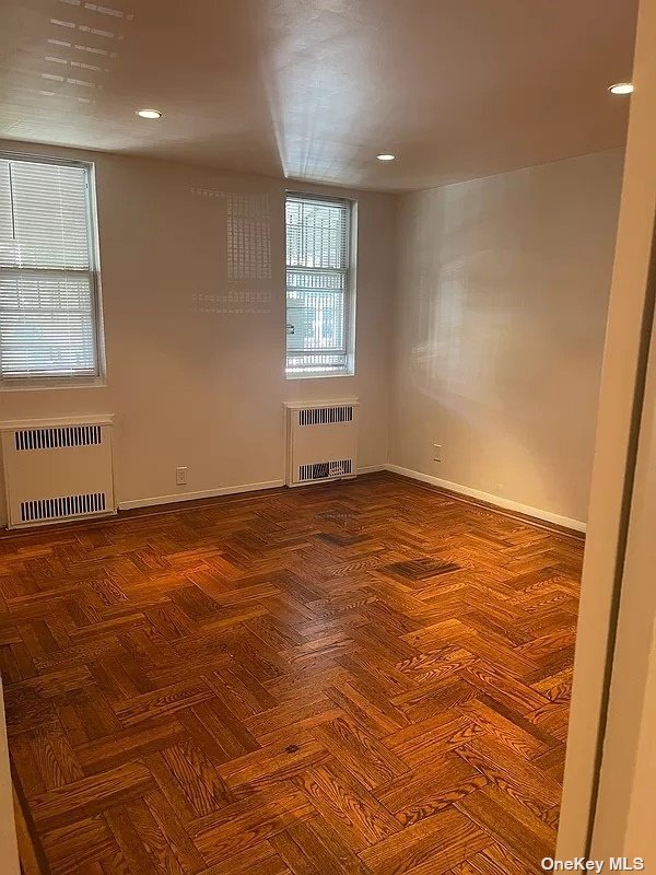 Foto del edificio - 304 E 45th St