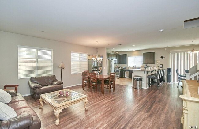 Building Photo - Spacious 4-Bed, 2.5-Bath Home in Fontana Unified School District with Private Backyard