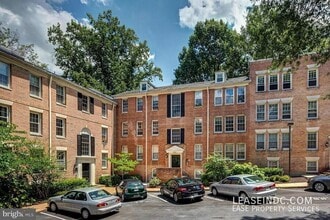 Building Photo - 2721 Ordway St NW