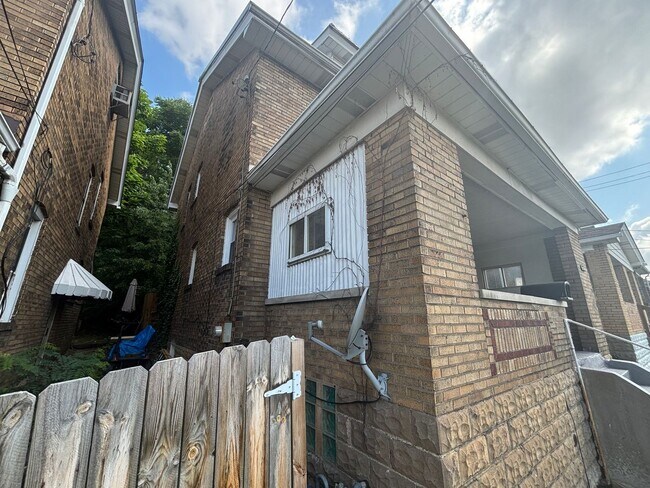 Foto del edificio - 1409 Brookline Blvd