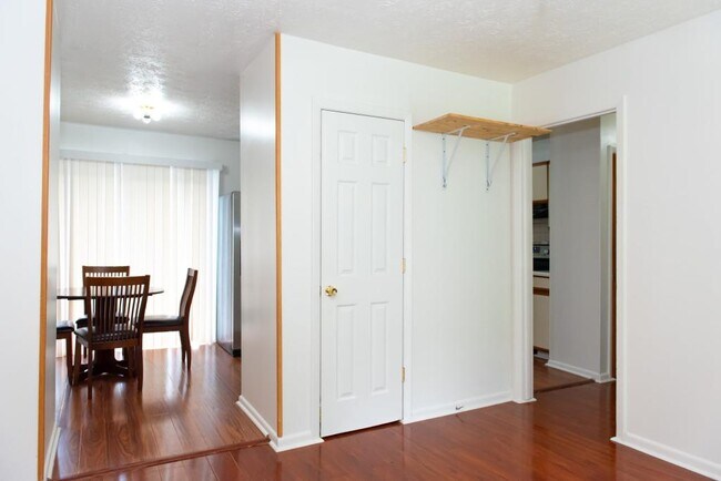 Foto del edificio - 6205 Fieldcrest Dr