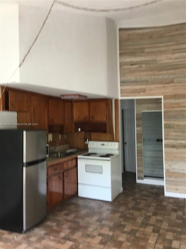 Foto del edificio - 2624 NE 30th Pl