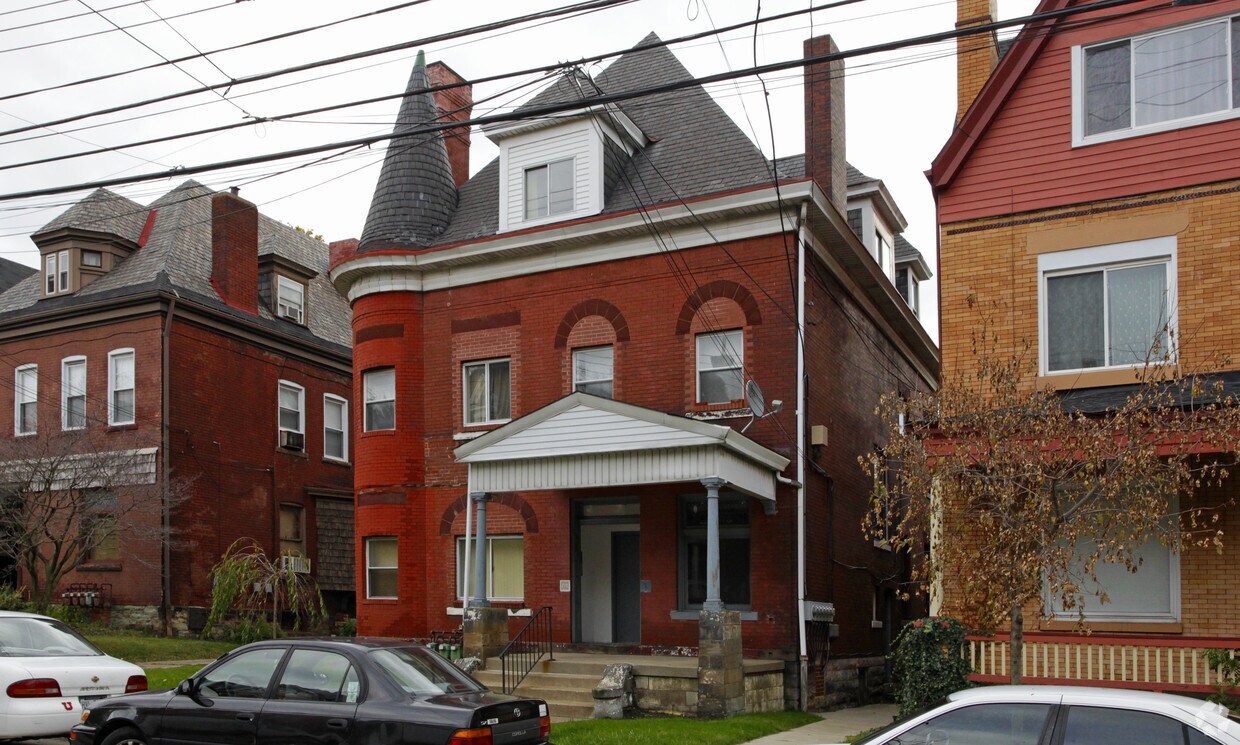 Foto del edificio - 225 Stratford Ave