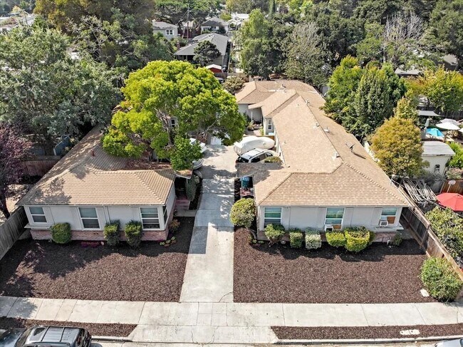 Foto principal - 1020-1026 Grand St