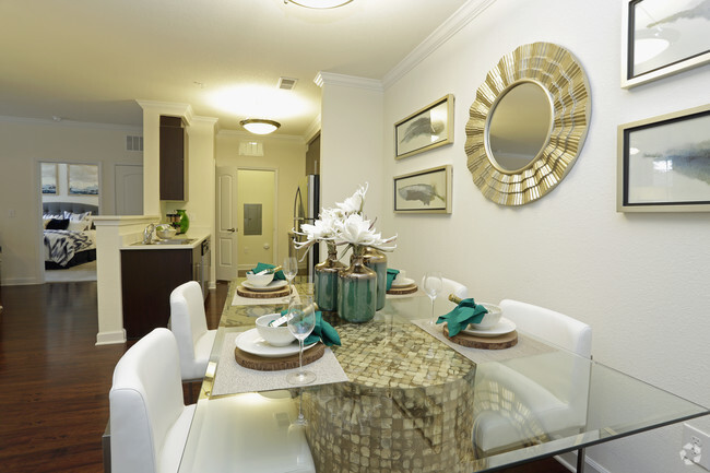 2BR, 2BA - 1174 SF B2- Dining Area - Clairmont at Perry Creek