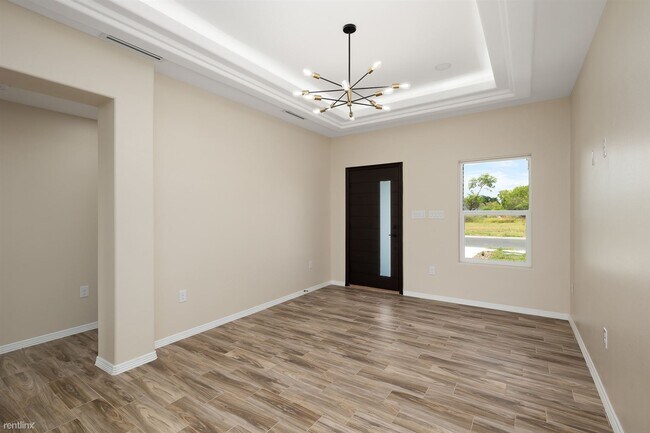 Building Photo - 3 br, 2 bath House - 2305 San Charbel St