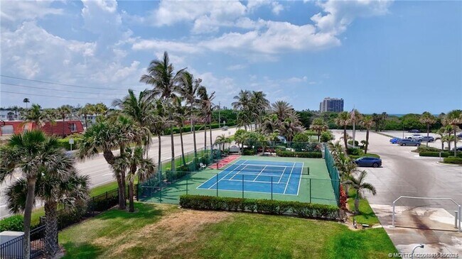 Foto del edificio - 9490 S Ocean Dr