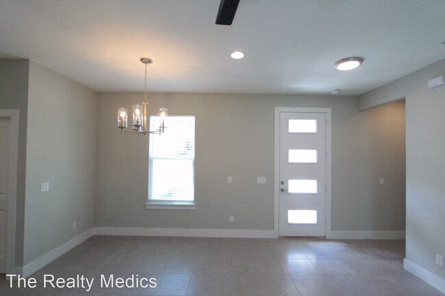 Building Photo - 4 br, 2 bath House - 266 Elm Ct