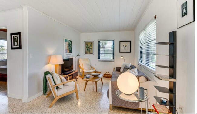 Foto del edificio - 856 E 3rd St