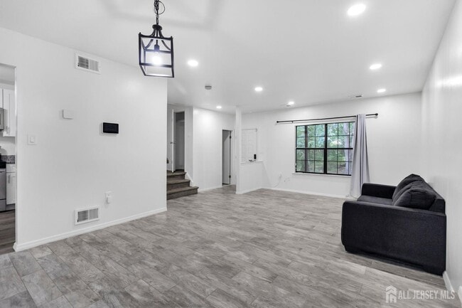 Building Photo - 115 Aspen Dr