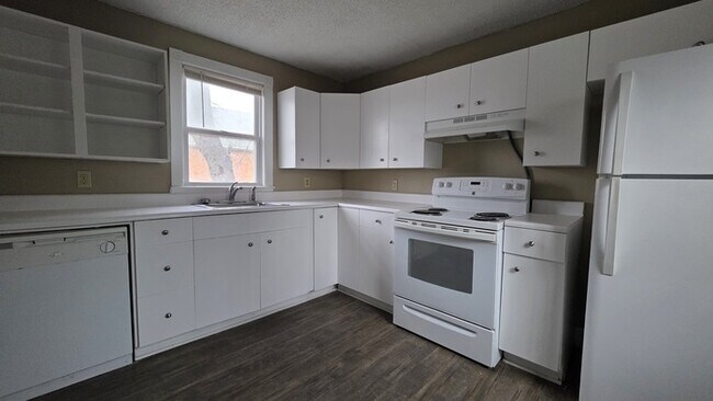 Foto del edificio - Nicely Renovated House for Lease