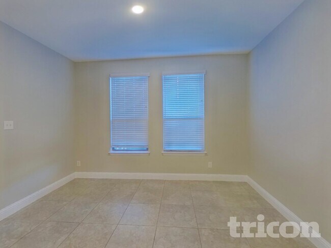 Foto del edificio - 5301 Runnymede Ct