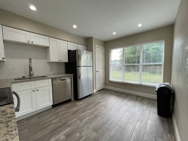 Foto del edificio - Charming 4BR/2BA Single Family Home in Orlando!!
