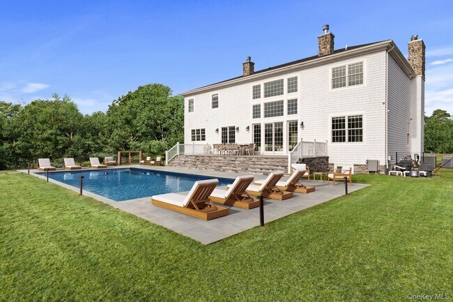 Foto del edificio - 490 Montauk Hwy