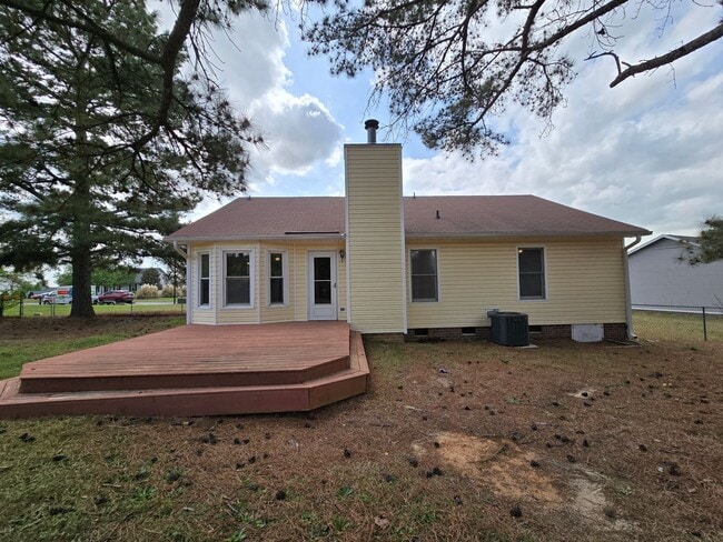 Building Photo - 5285 Marvin Dr