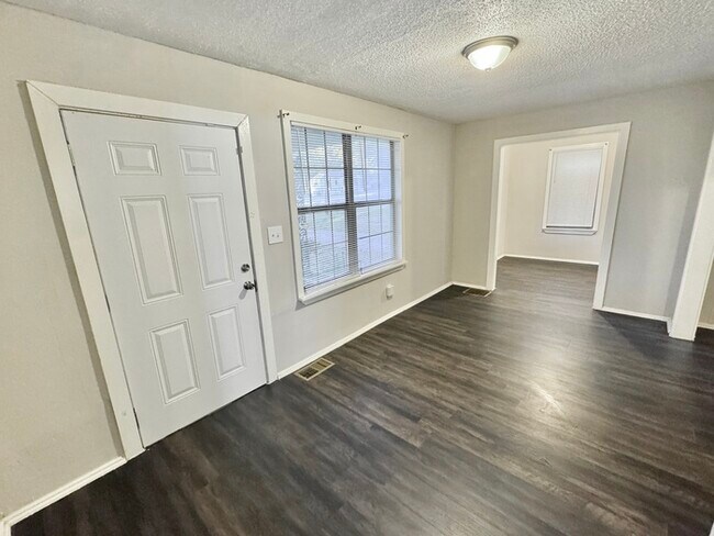 Foto del edificio - 655 Granada Rd