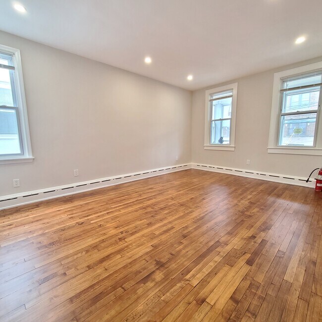 Foto del edificio - 6115 Monitor Pl