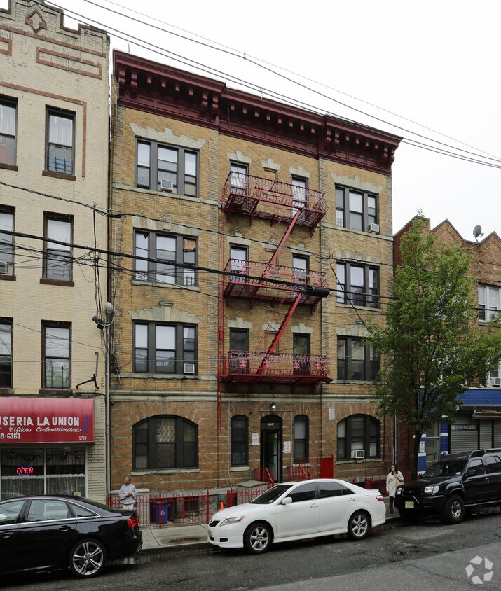 Primary Photo - 5704-5706 Hudson Ave