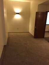 Building Photo - 221 W Main St