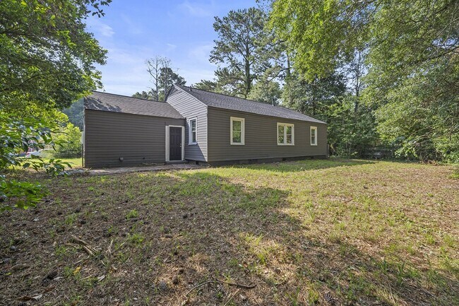 Building Photo - 1337 Radio Dr