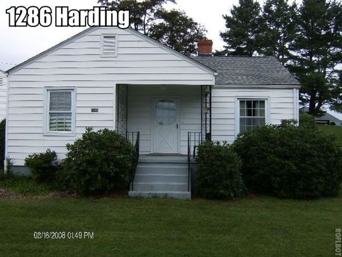 2 Bedroom 1 Bath House - 2 Bedroom 1 Bath House