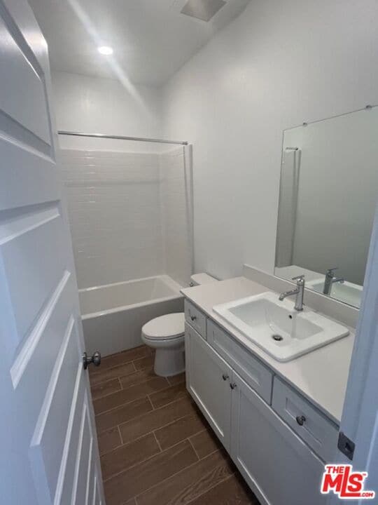 Foto del edificio - 3533 Chestnut Grv Ln