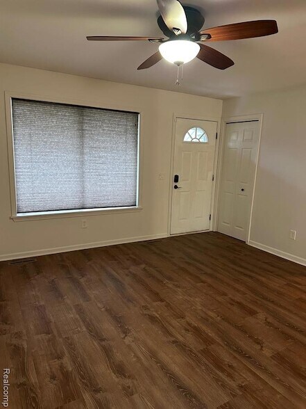 Foto del edificio - 6939 Alma Ct