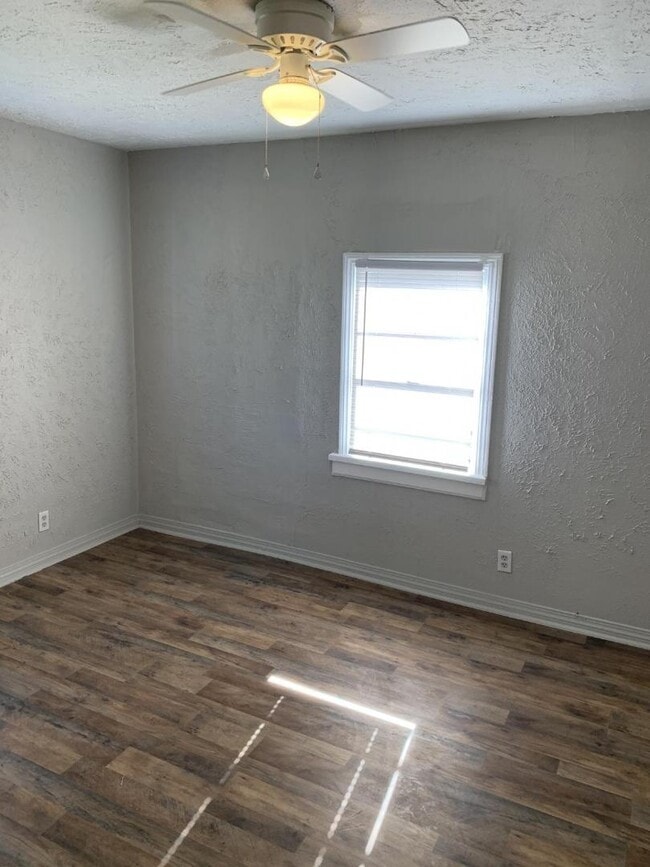 Foto del edificio - 1904 E Madison St