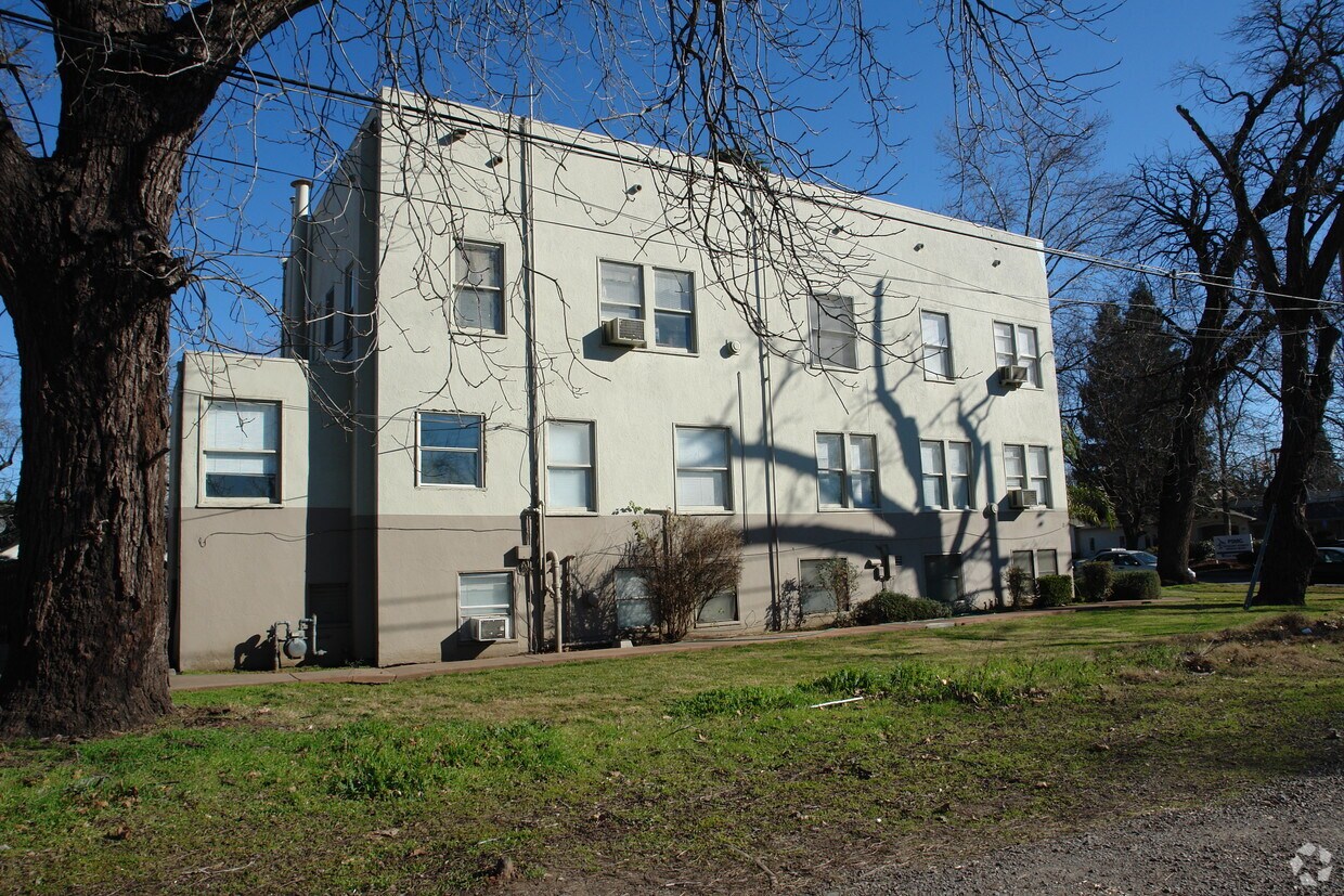 Foto del edificio - 180 E 8th Ave