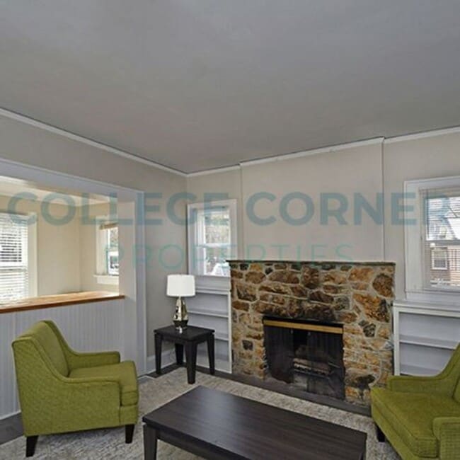 Building Photo - 1307 Polo Rd