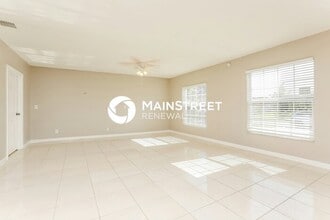 Building Photo - 616 E Bay Cove