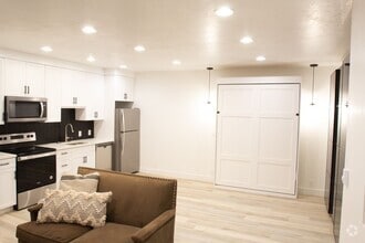 Building Photo - 566 Lewski Ln