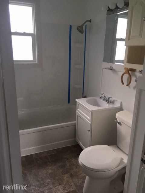 Building Photo - 2 br, 1 bath Duplex - 114 23rd St S