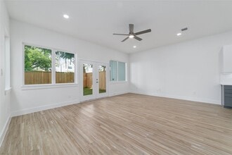 Building Photo - 2109 Holman St