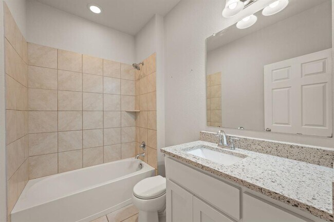 Building Photo - 6605 Verona Pl