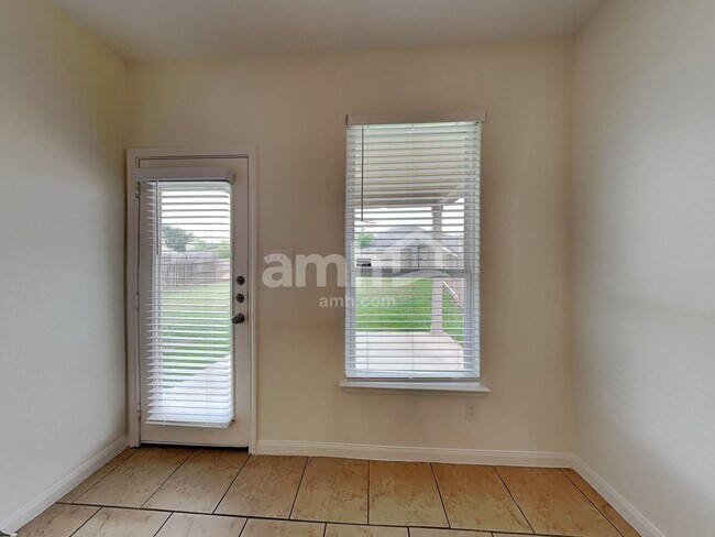 Foto del edificio - 12712 Shoreline Dr