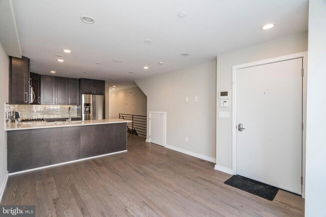Building Photo - 1434 Clymer St