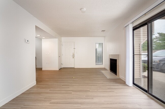 Building Photo - AVIA Lofts on Victors Way