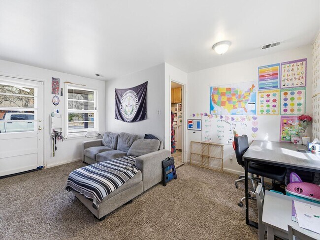 Foto del edificio - Cozy 2 Bed, 1 Bath House in Central Fort Collins! Avail. June 10th!