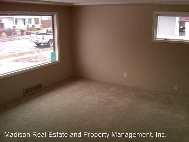 Building Photo - 3 br, 1.5 bath House - 1228 E. Olympic Ave.