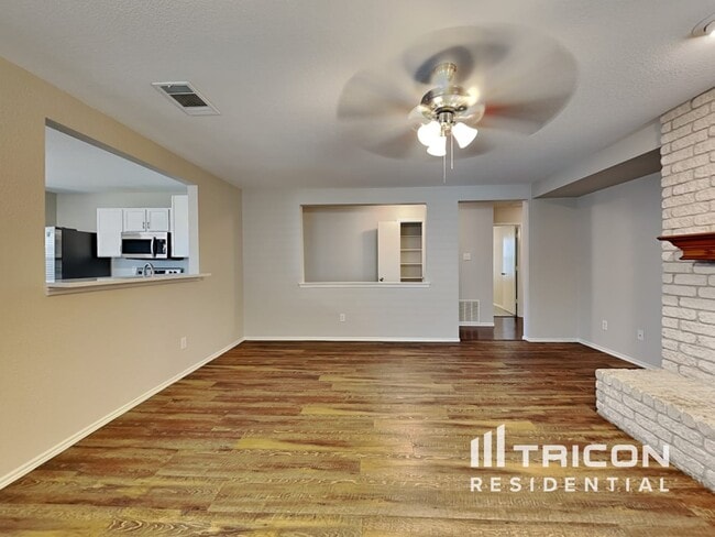 Building Photo - 5448 Kleberg Dr